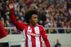 Ex-Arsenal and Chelsea star Willian ‘rips up Olympiacos contract’ and plots money-spinning free transfer