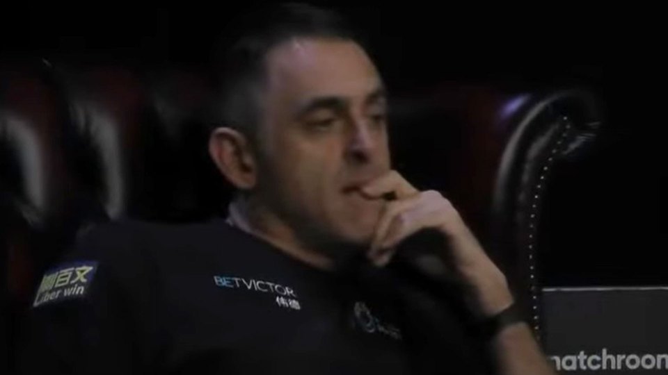 Ronnie O’Sullivan WITHDRAWS and ‘throws cue in the bin’ after bizarre antics at Championship League Snooker