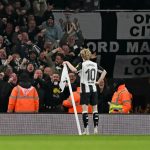 ‘Emirates has fallen’ say stunned fans at what ‘cold as hell’ Gordon did after scoring for Newcastle against Arsenal