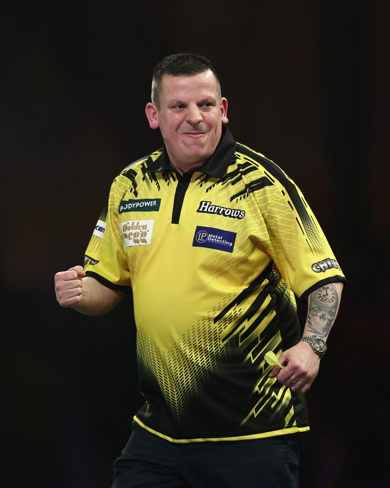 ‘It should be about darts, not your walk on’ – Dave Chisnall wades into Nathan Aspinall row after Premier League bow