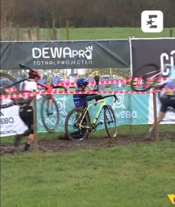 Watch as cycling star pops his dislocated shoulder back into place mid-race by using his SADDLE and then continues