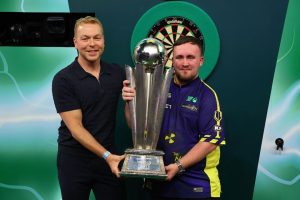 Luke Littler pays tribute to Sir Chris Hoy after terminally-ill Olympic legend presents world darts champion with award