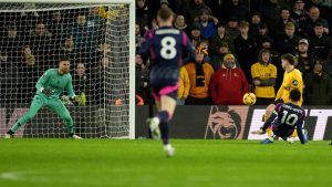 Wolves 0 Nottingham Forest 3: Nuno’s rampant Reds make it SIX Premier League wins in a row to draw level with Arsenal