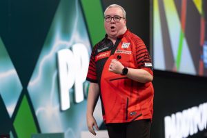 Amazing video of Stephen Bunting re-emerges ahead of Luke Littler semi-final that he admits ‘affected my game’