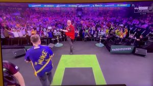 Stephen Bunting hilariously KICKS out at Luke Littler on stage as he’s left flabbergasted by ridiculous Big Fish finish